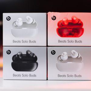 Различные модели Bluetooth наушников earbuds от 100$